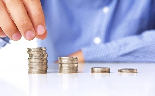 How to Manage Finances After Your First Job